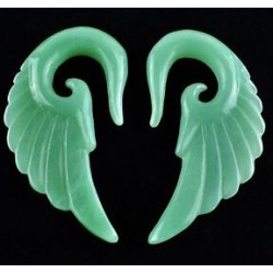 Carving Wing Green Aventurine Ear Hanger